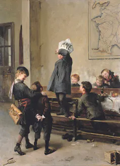Un enfant portant un bonnet d’âne, moqué par ses camarades