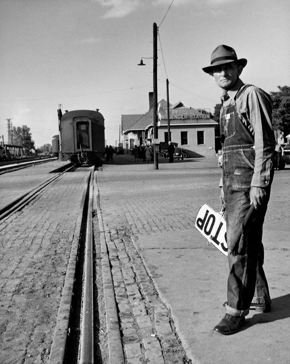 Gordon Parks Exhibit Offers Intimate Glimpse Into Segregation Era Life For African Americans