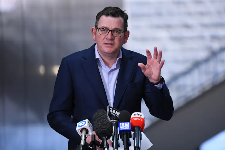 Daniel Andrews talks with the media during the COVID pandemic.