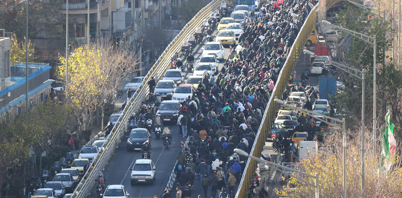 En Iran, la République islamique, le Bazar et la Mosquée : un ménage à trois impossible ? En Iran, la République islamique, le Bazar et la Mosquée : un ménage à trois impossible ?