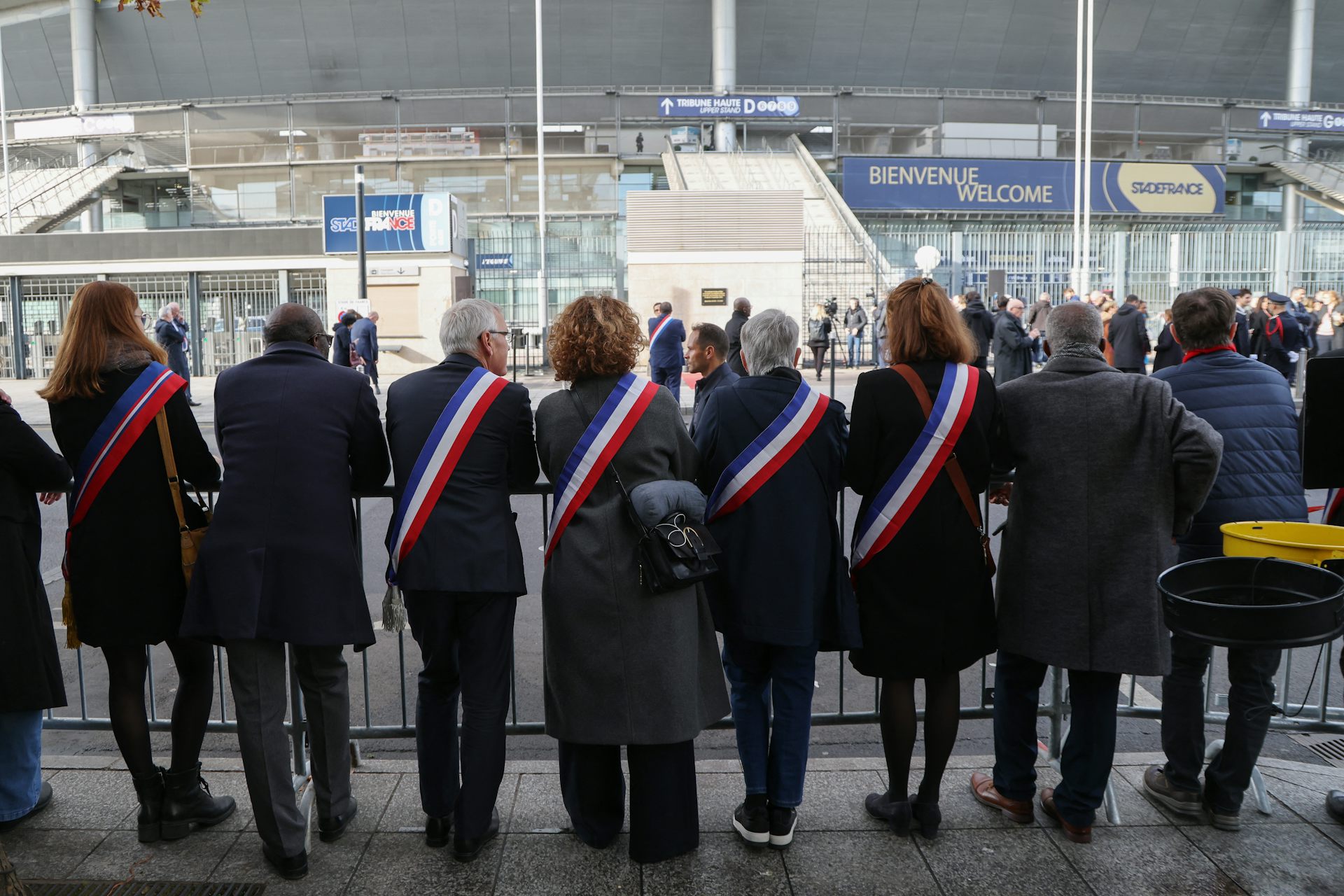 Des élus locaux de Seine Saint-Denis lors des commémorations du 13 novembre 2015, le 13 novembre 2025. 