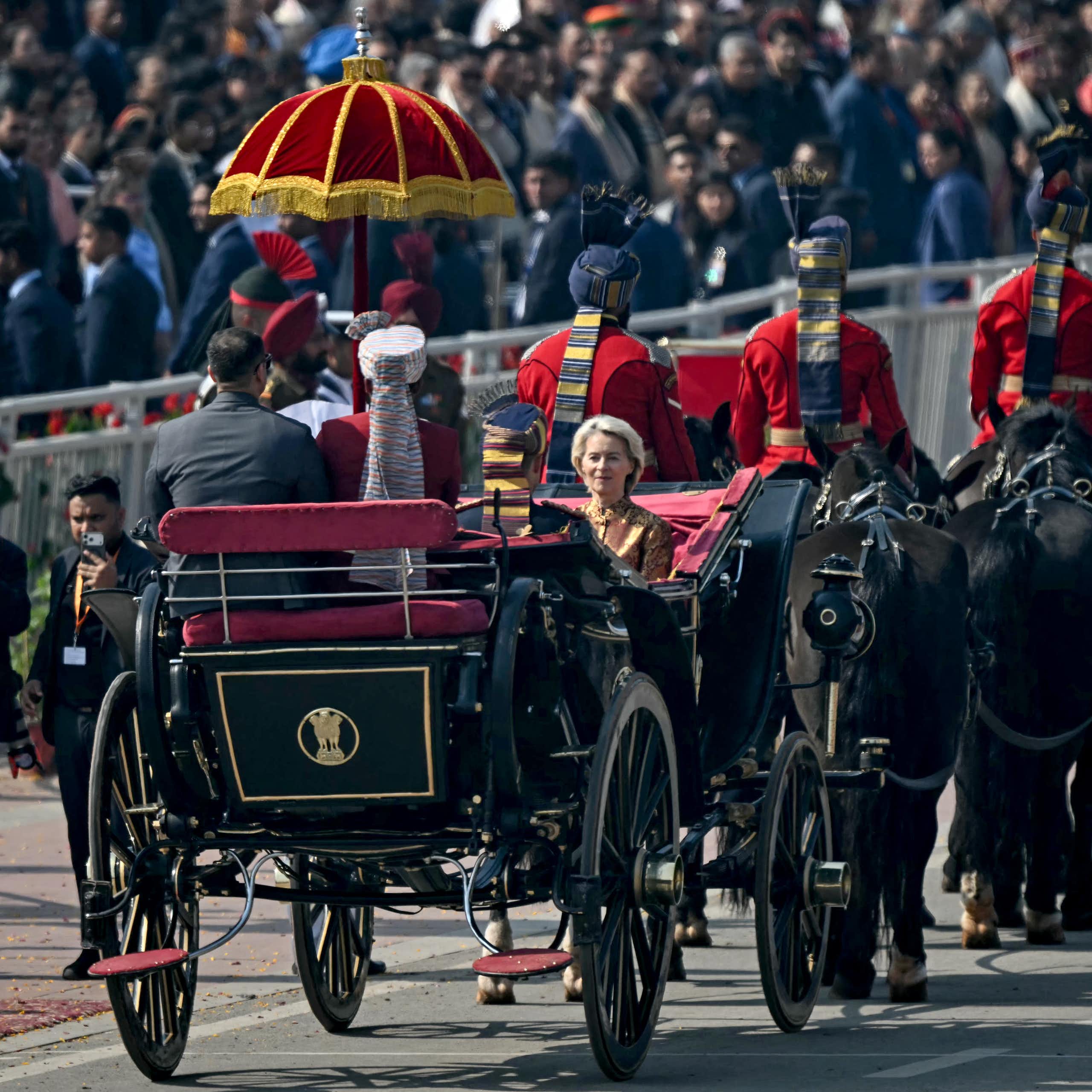 Ursula von der Leyen dans une calèche.