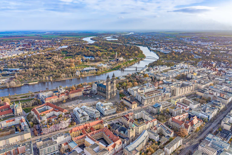 An aerial view of the East German town of Magdeburg, capital of Land de Saxe-Anhalt.