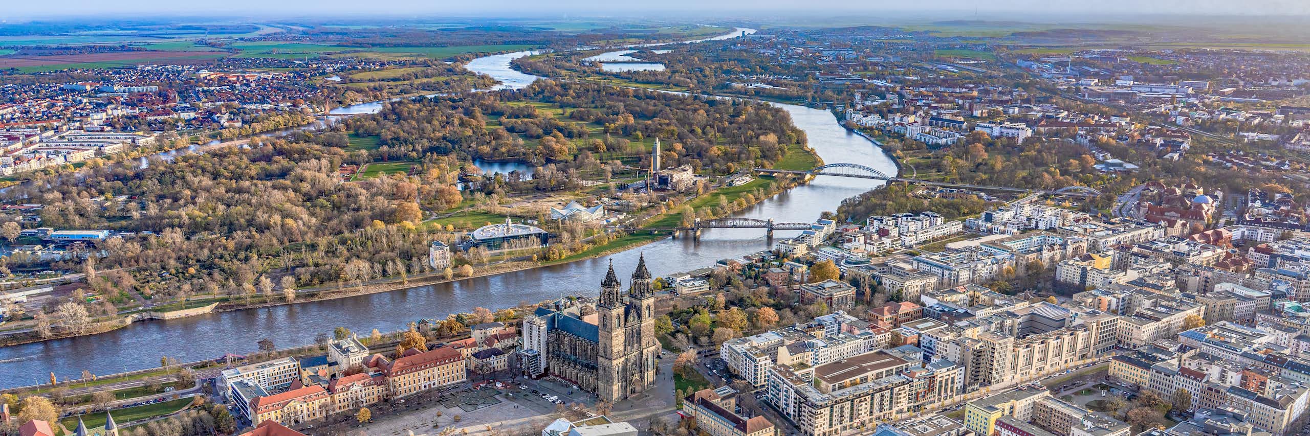 An aerial view of the East German town of Magdeburg, capital of Land de Saxe-Anhalt.