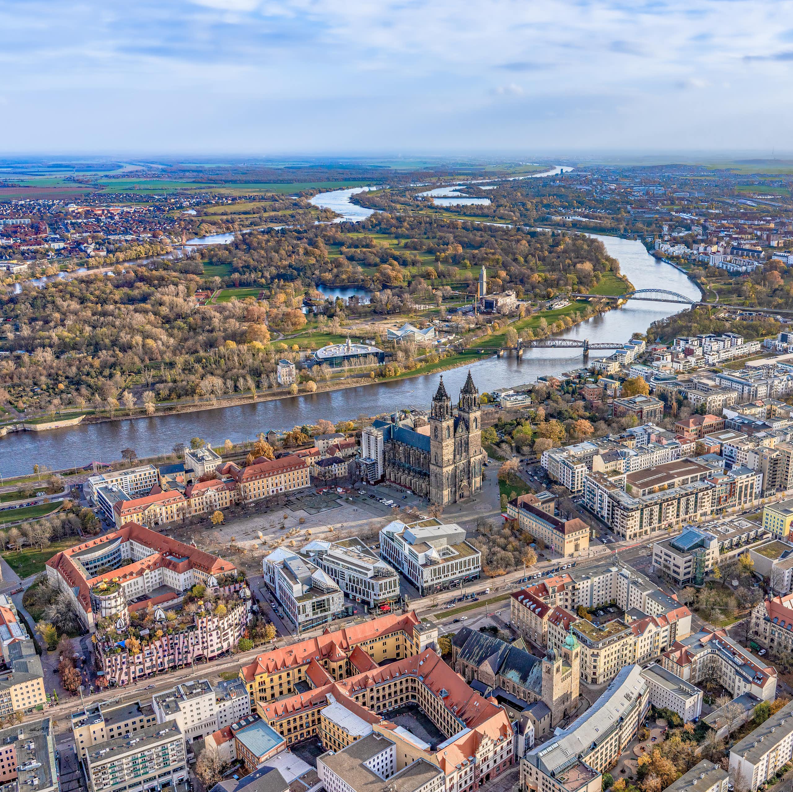An aerial view of the East German town of Magdeburg, capital of Land de Saxe-Anhalt.