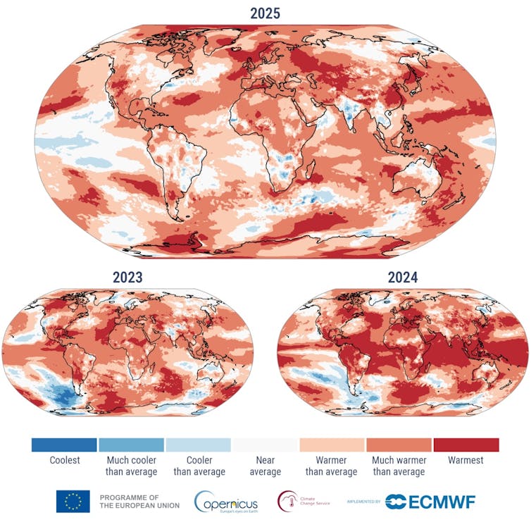 Tres mapas mundiales de temperaturas del 2023, 2024 y 2025 dominados por el color rojo, que indica mucho calor