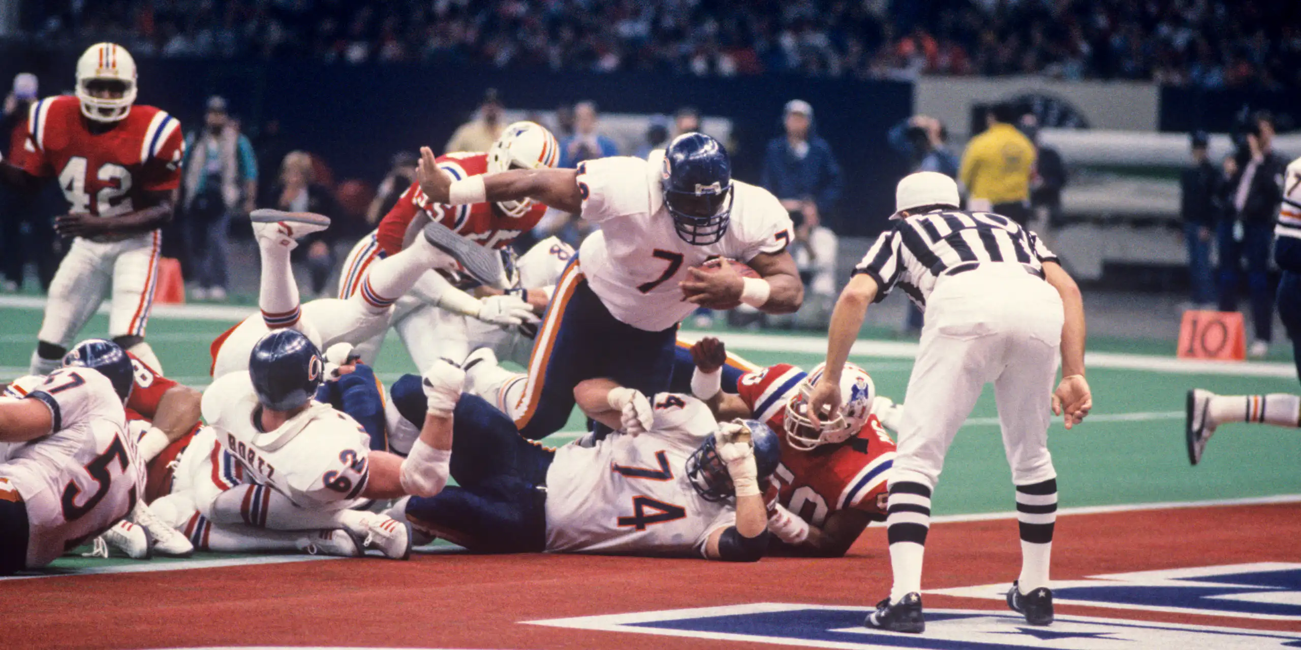 William Perry crosses the goal line in Super Bowl XX.