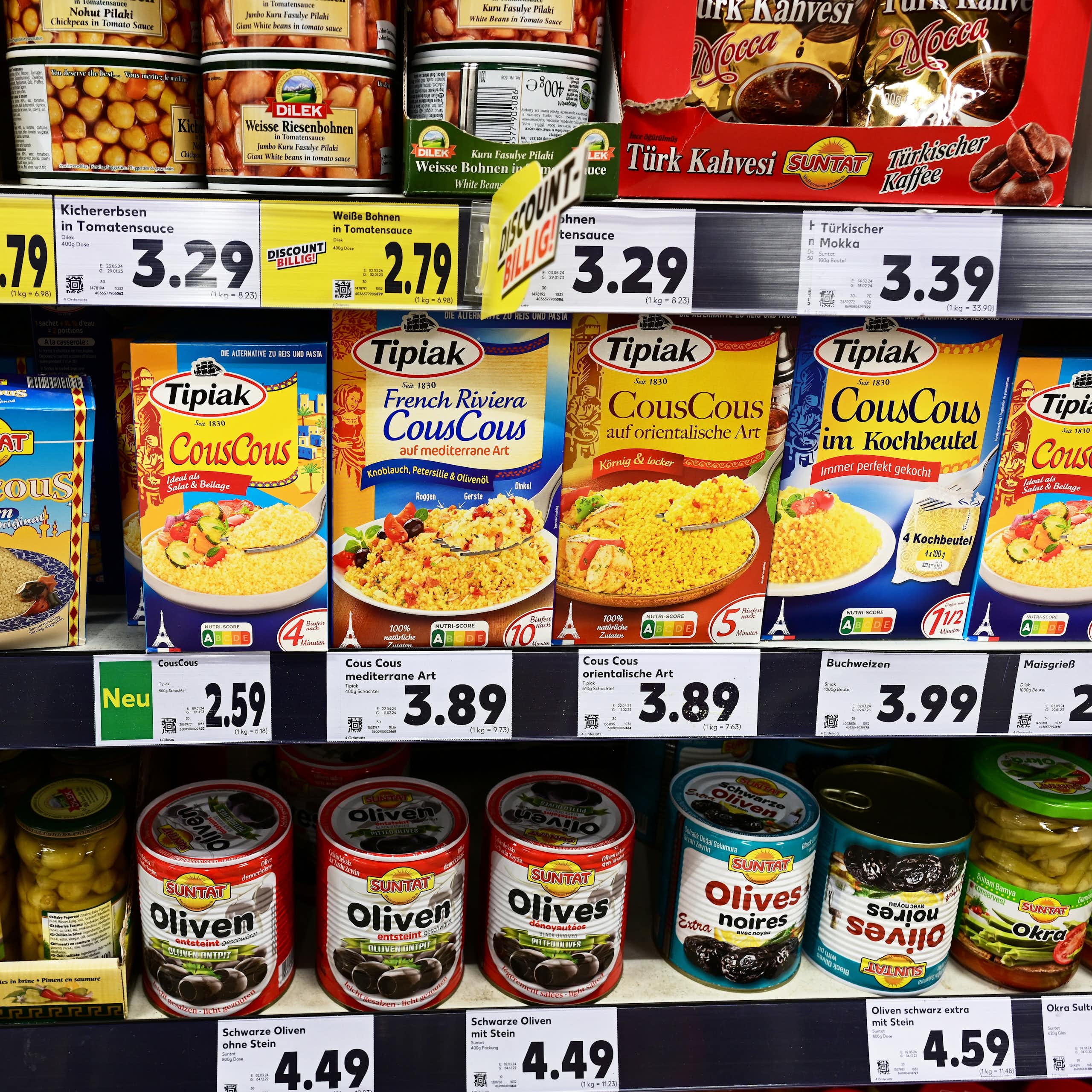 Rayon d'un supermarché allemand avec des produits Tipiak.