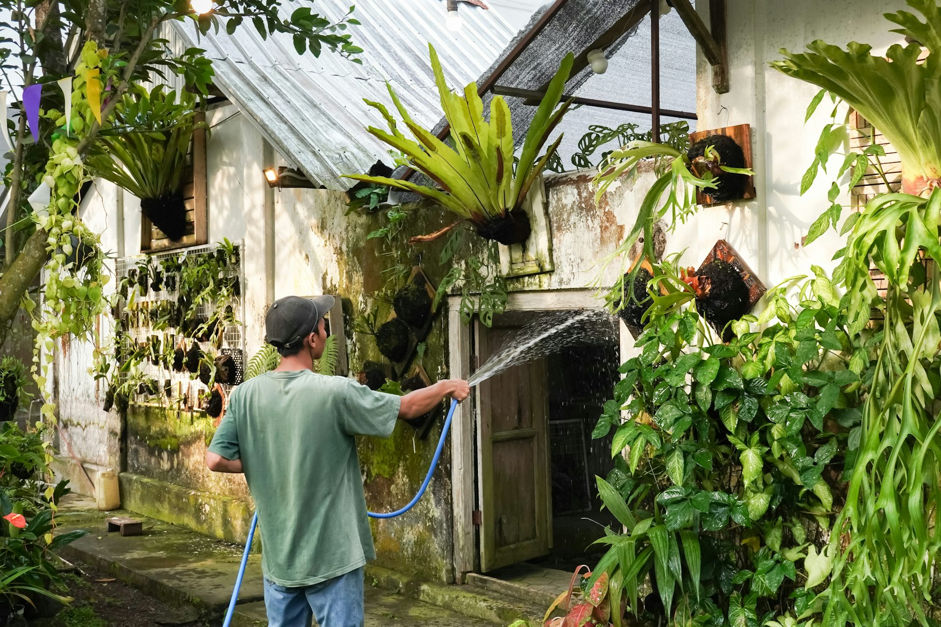 Hingar-bingar kehidupan kota yang serba sibuk ternyata menghasilkan produktivitas rendah