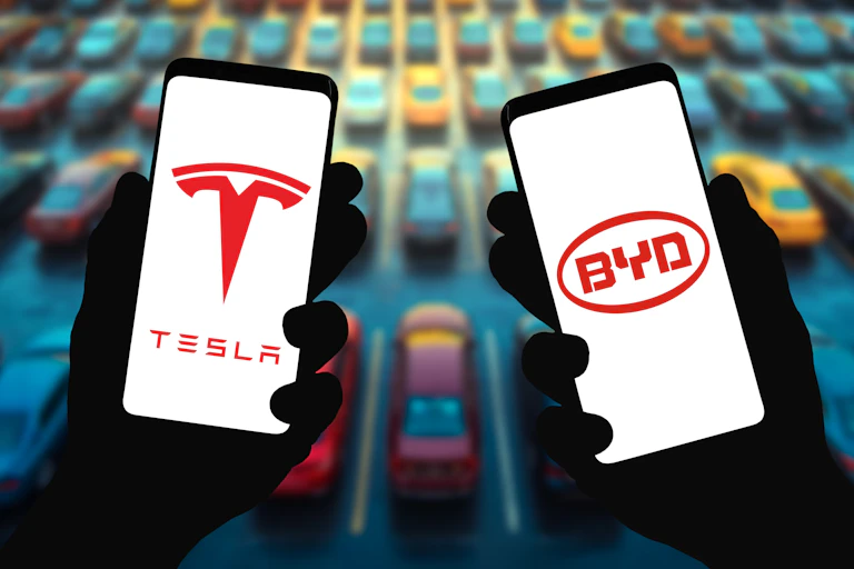 Logo de Tesla et BYD