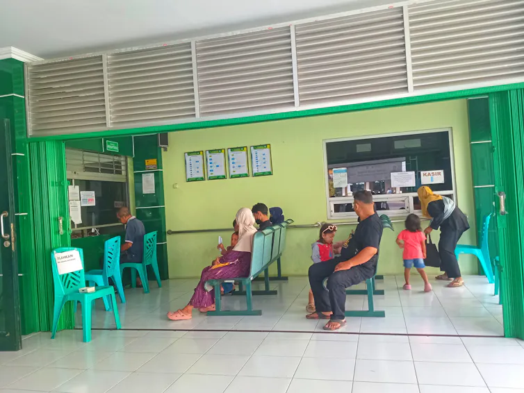 Jumlah puskesmas sendiri masih sangat terbatas dan terkonsentrasi di Jawa.