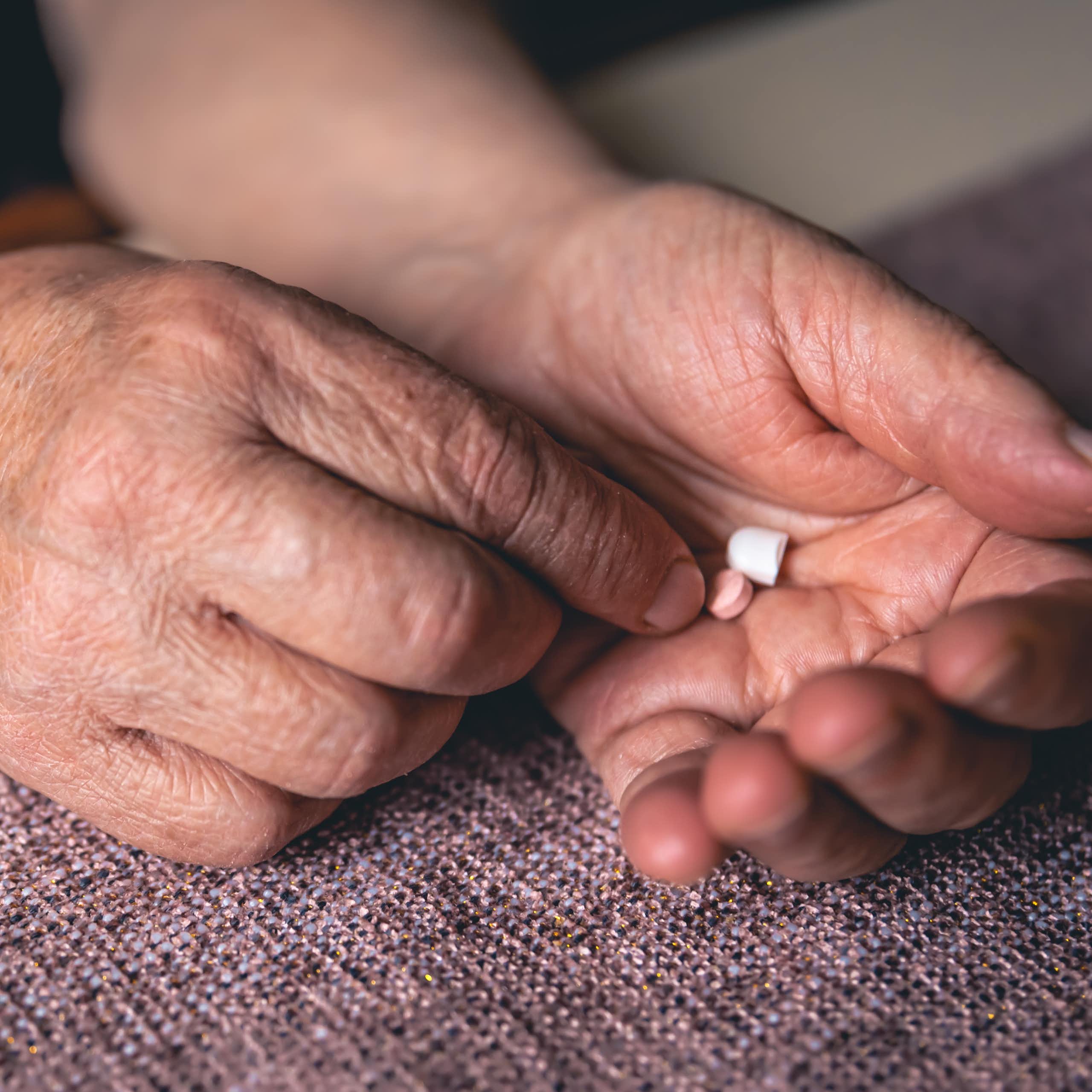 Gros plan sur des cachets.