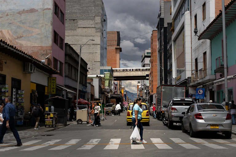 Calle del centro de Medellín (Colombia).