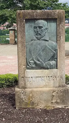 Monumento a Huarte de San Juan.