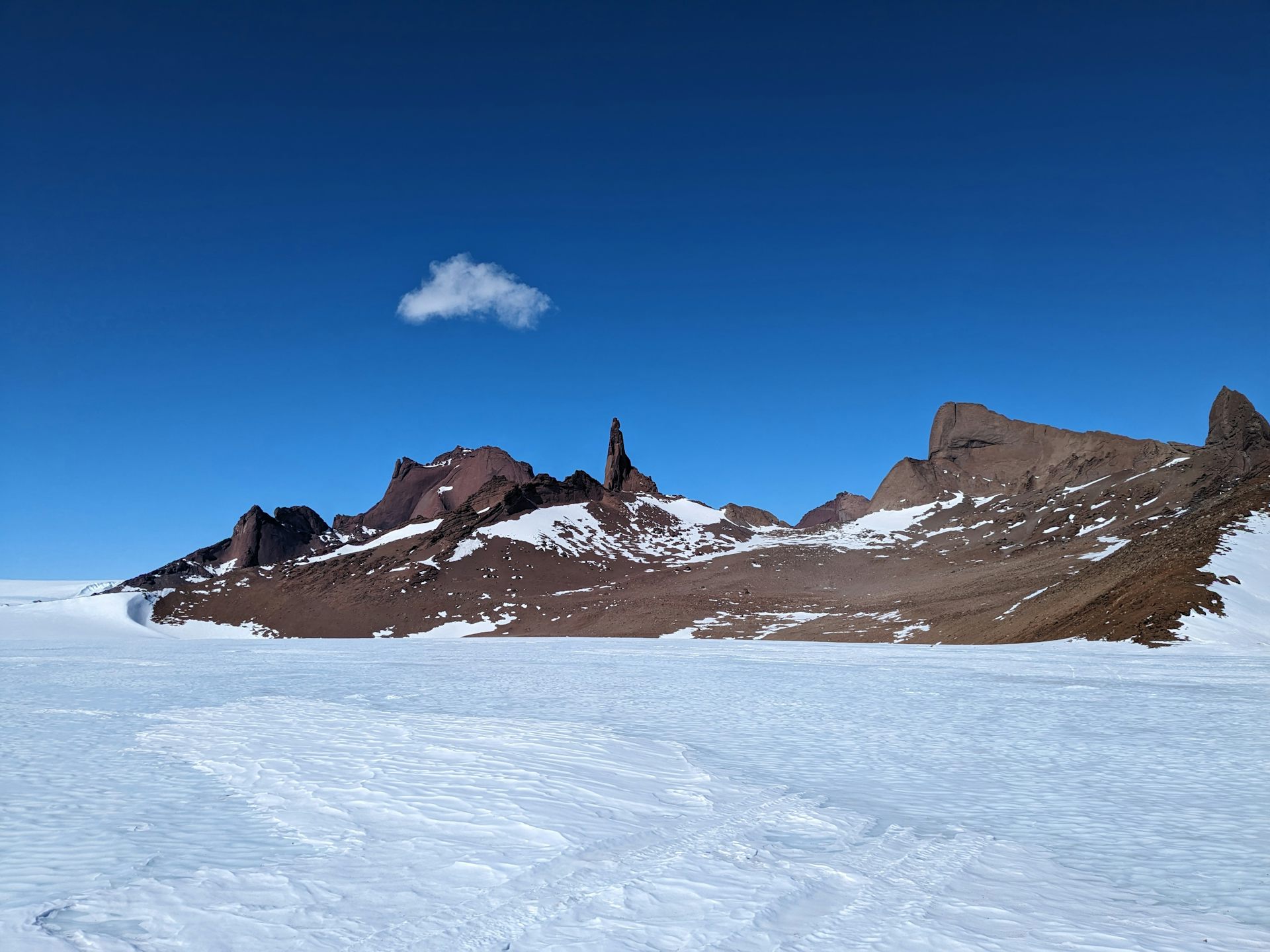Microbes in Antarctica survive the freezing and dark winter by living on air