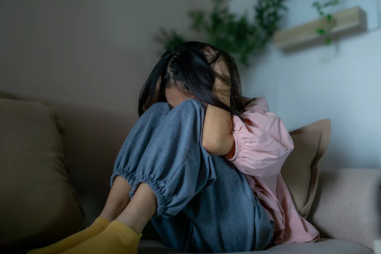Kesulitan mengelola emosi bikin anak dan remaja rentan mengalami masalah mental hingga bunuh diri.