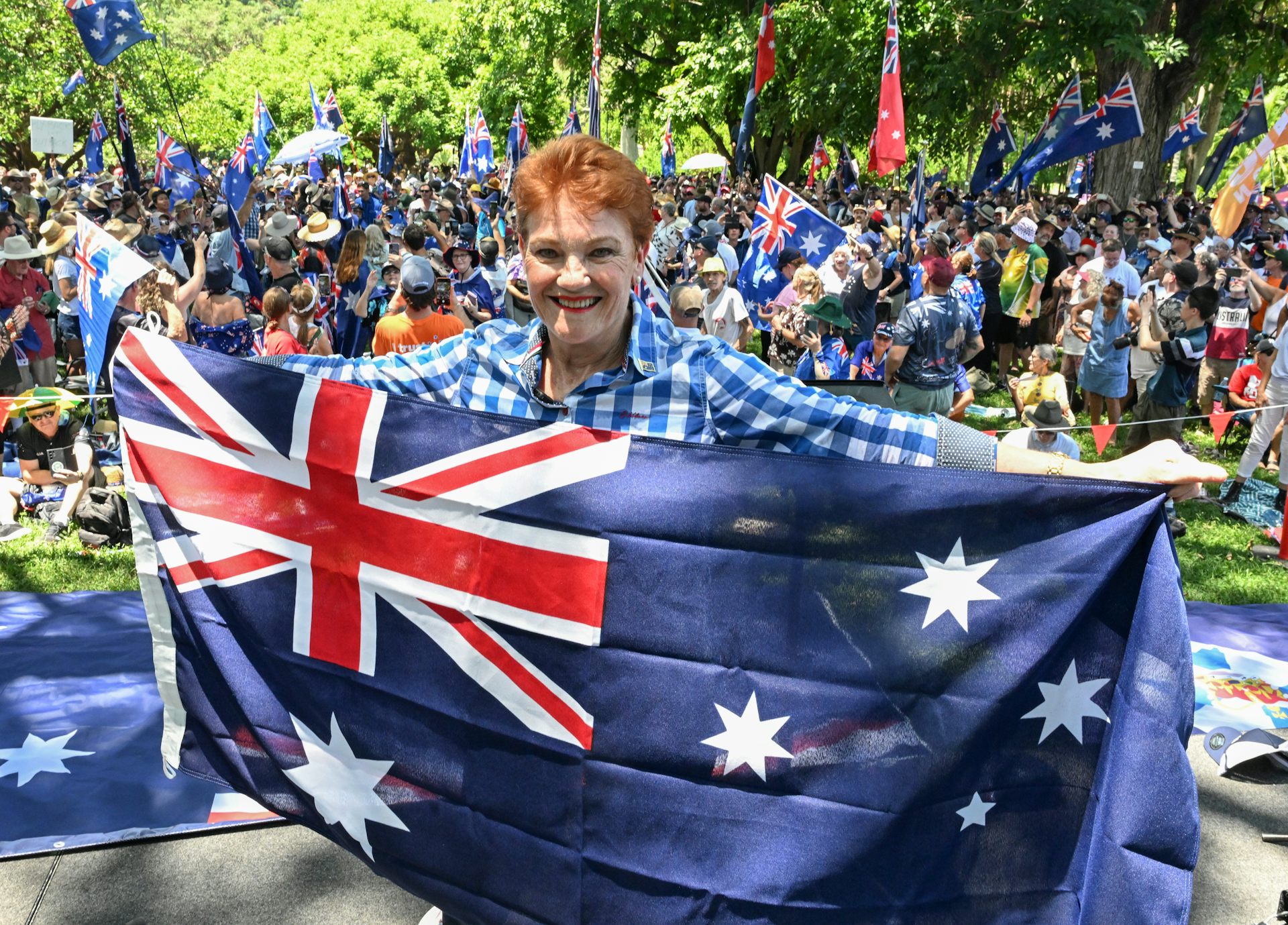One Nation has been on the fringes of Australian politics for 30 years. Why is its popularity soaring now?