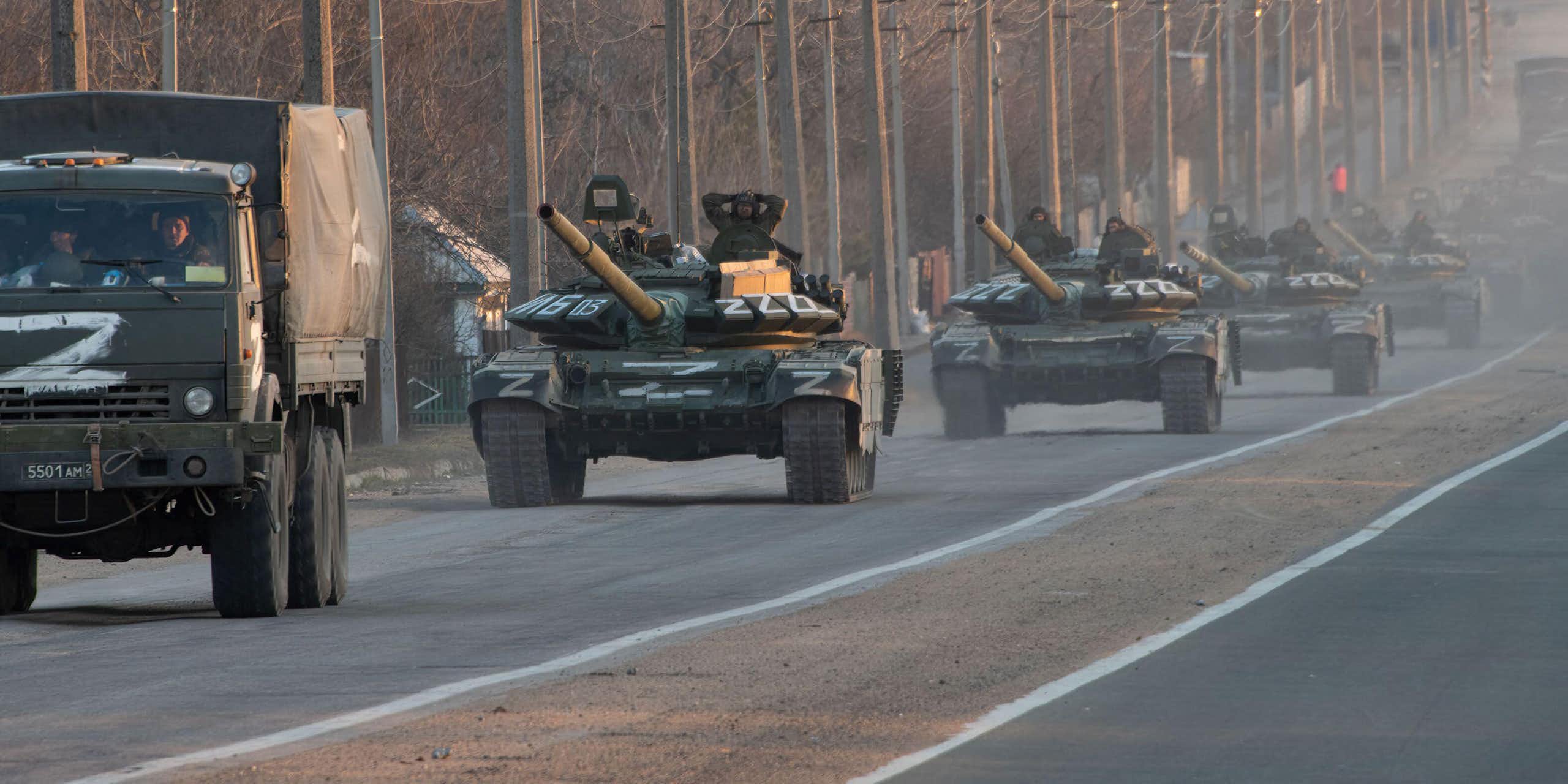 A convoy of Russian tanks bearing the 'Z' for victory sign.