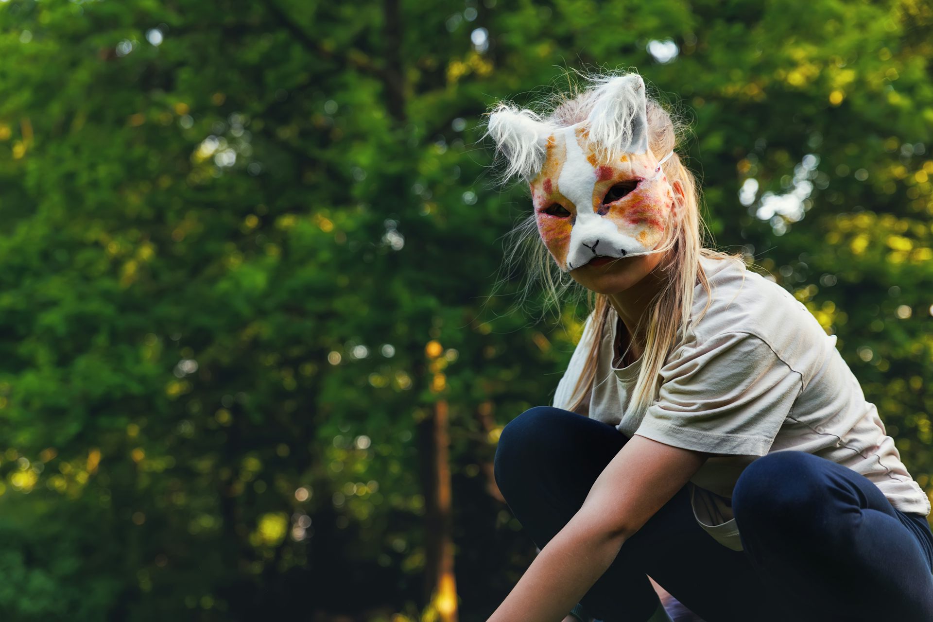 Una persona disfrazada de animal