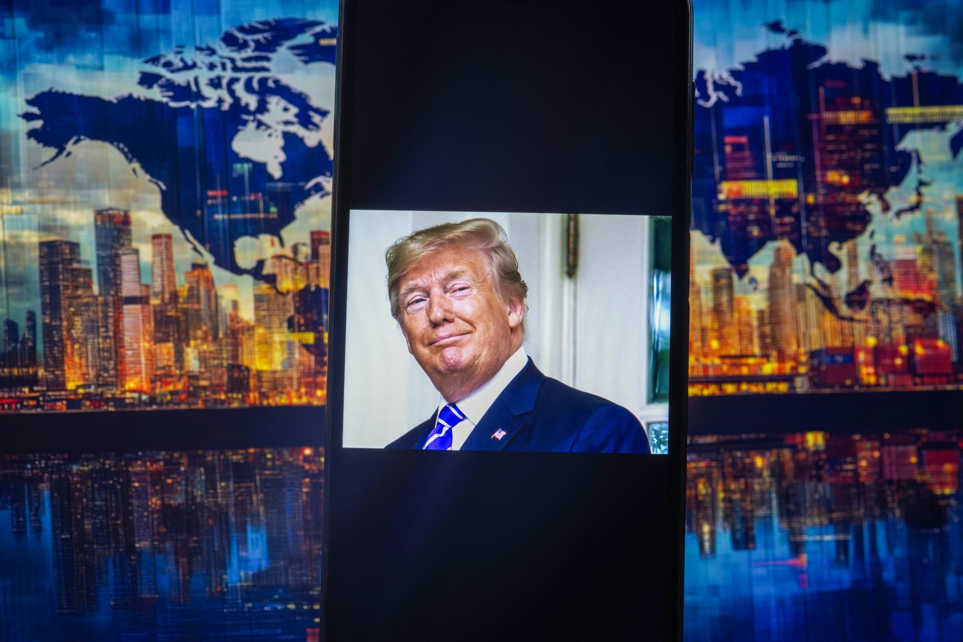 Prabowo gadaikan data publik: Perjanjian AS-Indonesia berisiko langgar hak privasi warga