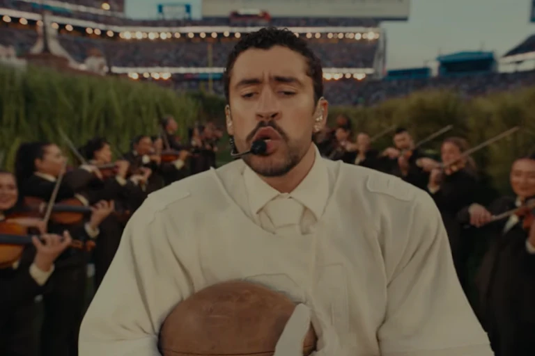 Momento de la actuación de Bad Bunny en la Super Bowl.