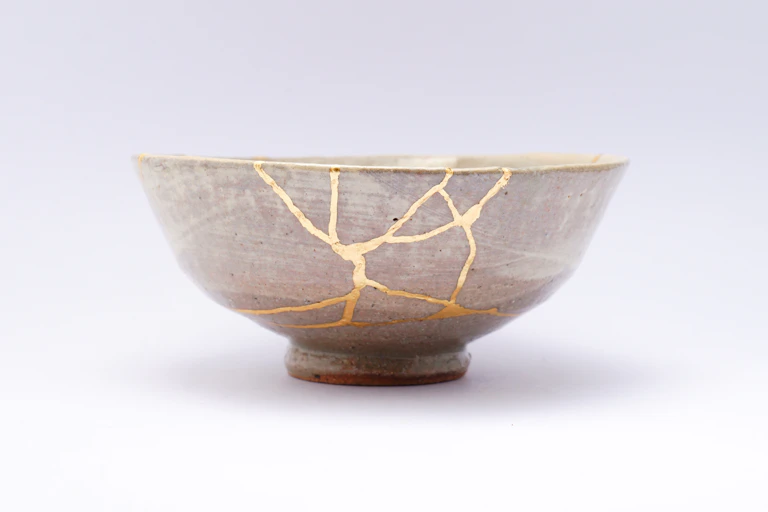 Japanese bowl, with cracks repaired using gold