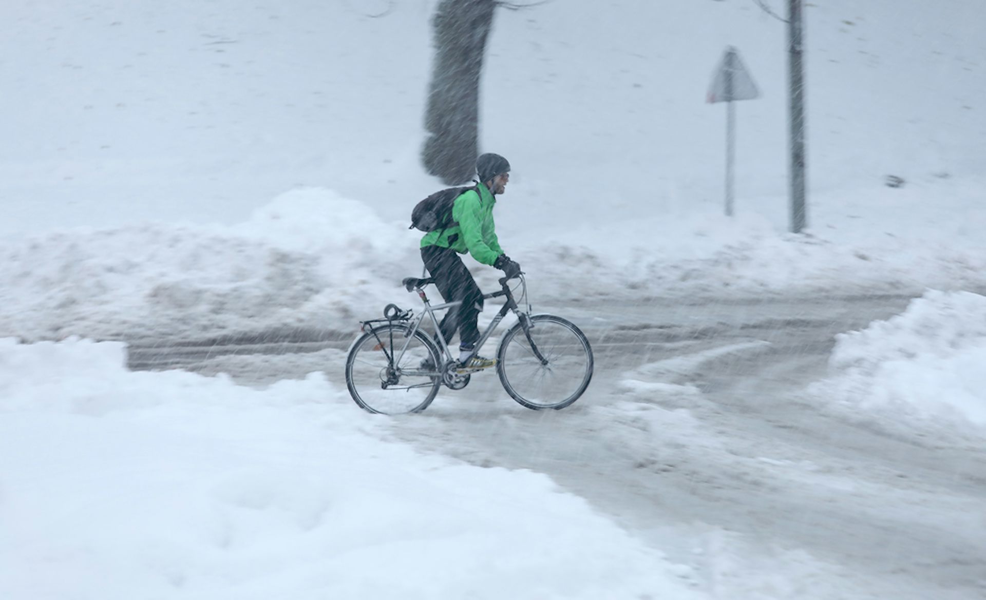 Scandinavians cycle to work even on snowy days, here’s why that makes sense