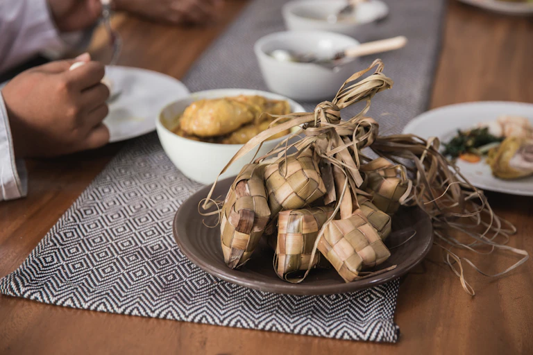 Ketupat makanan khas lebaran