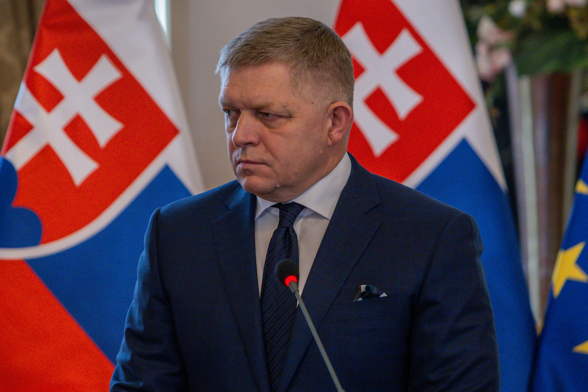 Robert Fico attends a press conference.