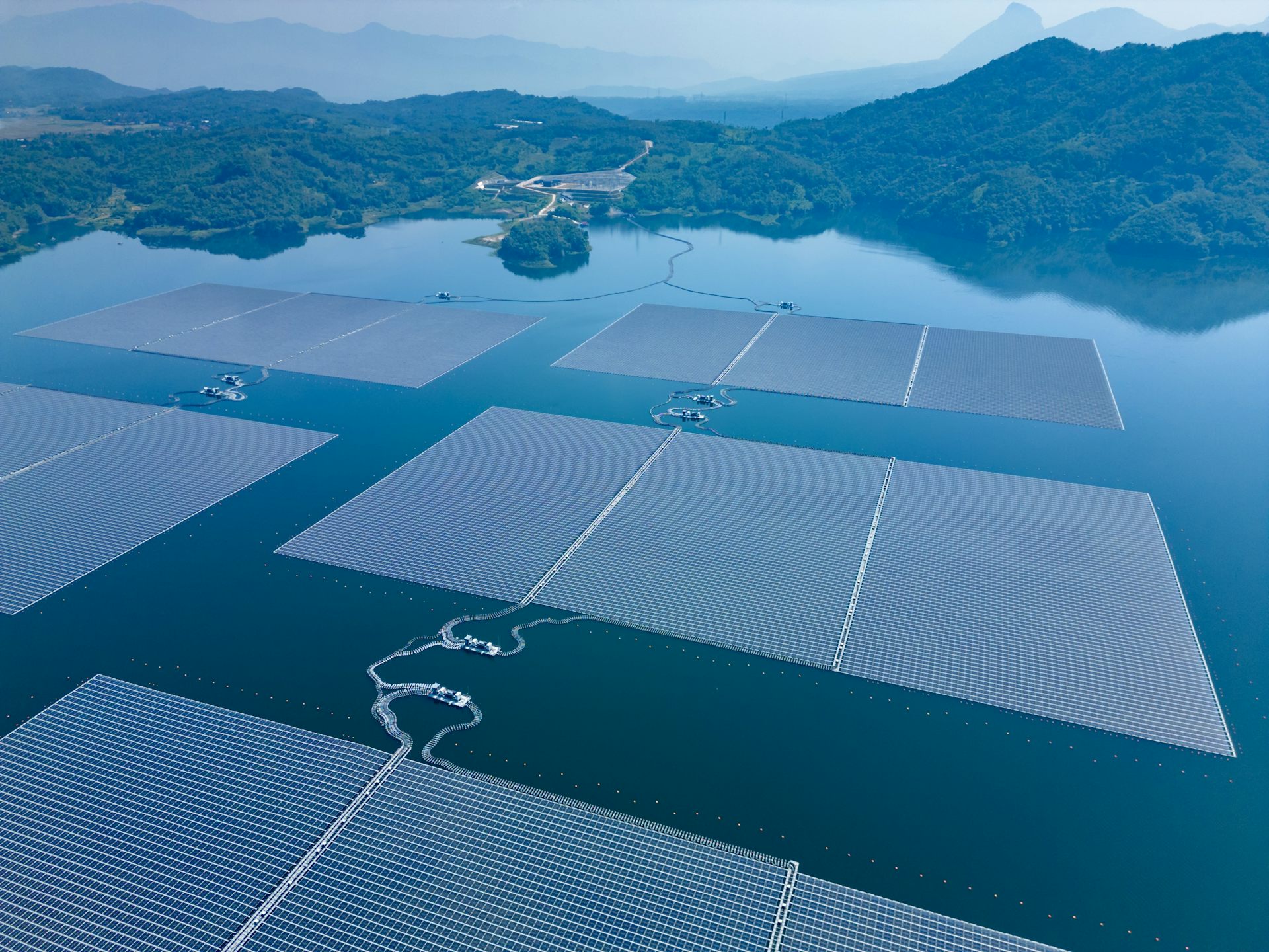 Di balik inovasi pembangunan pembangkit Cirata, ada kisah tersembunyi di baliknya mengenai warga sekitar