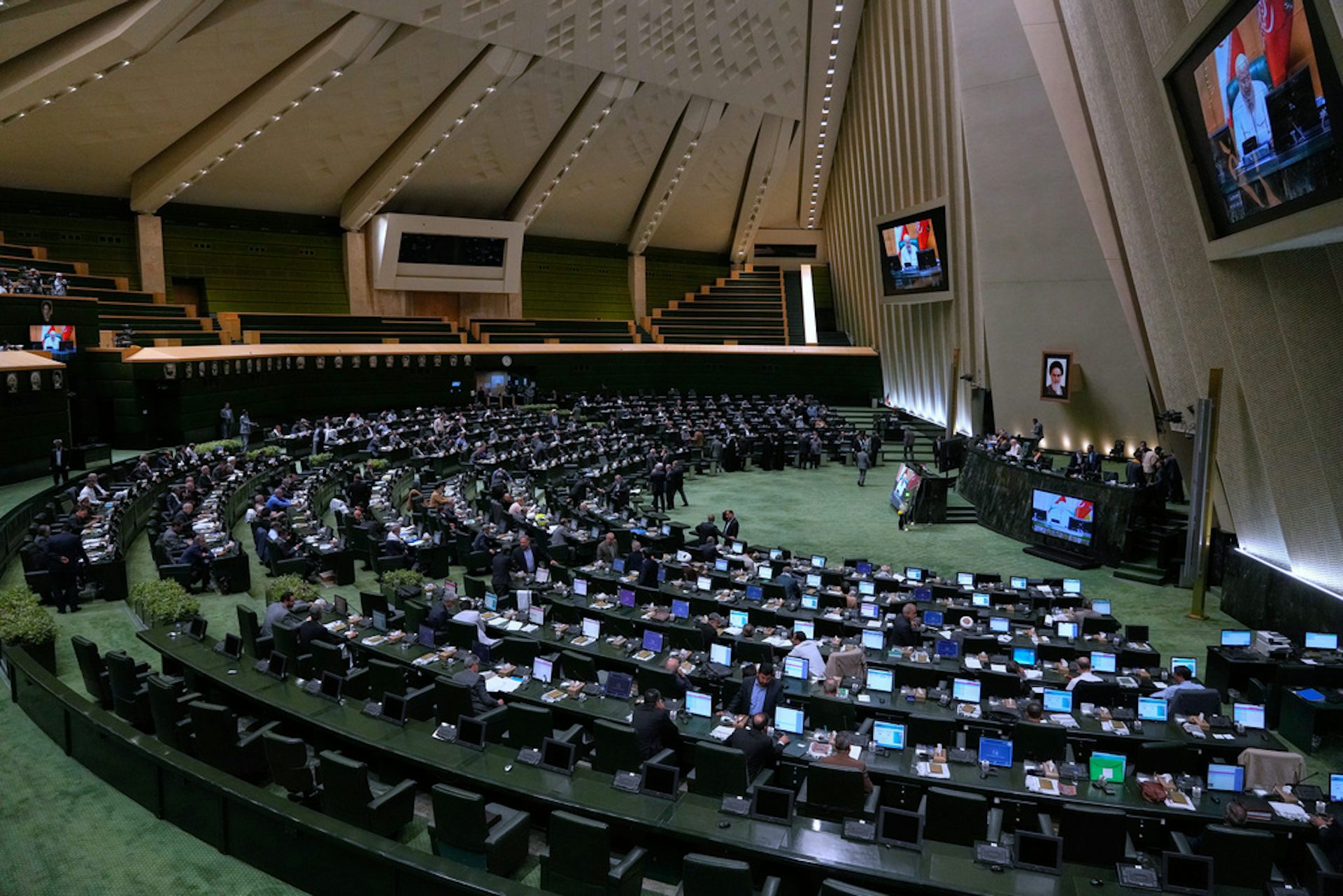 A wide angle photo of a political body and its permanent seats.