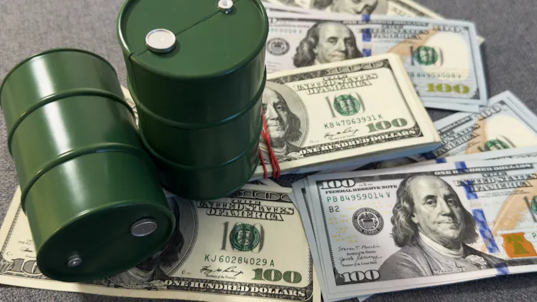 Impacto en el precio del petróleo WTI y bloqueo de tránsito marítimo en el Estrecho de Ormuz