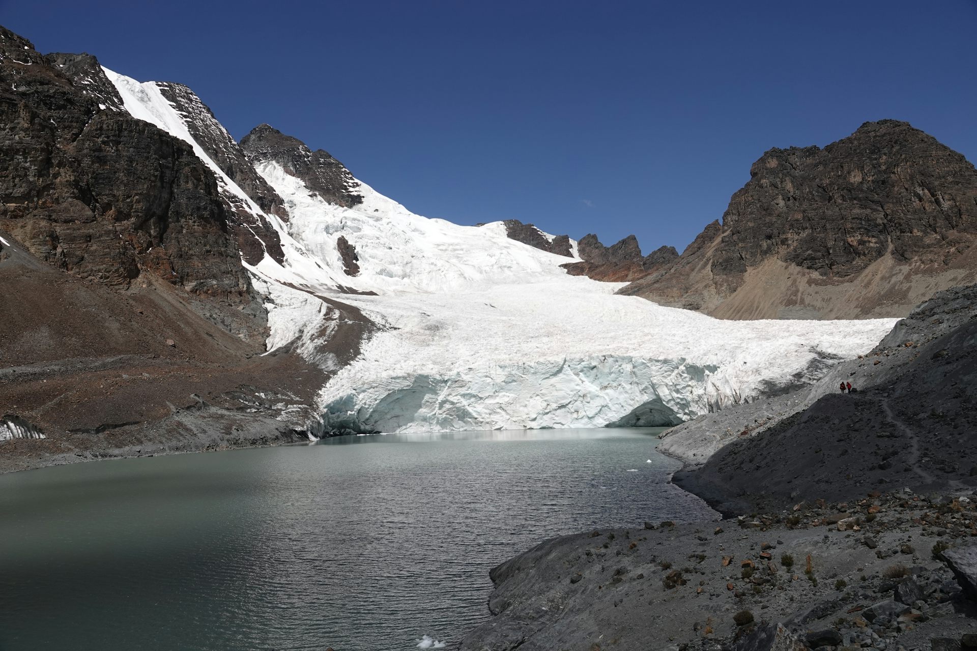 As Bolivia’s glaciers melt, new lakes threaten mountain communities