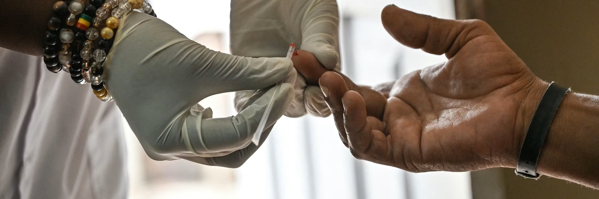 Accords sanitaires Afrique–États-Unis : les alertes d’un virologue