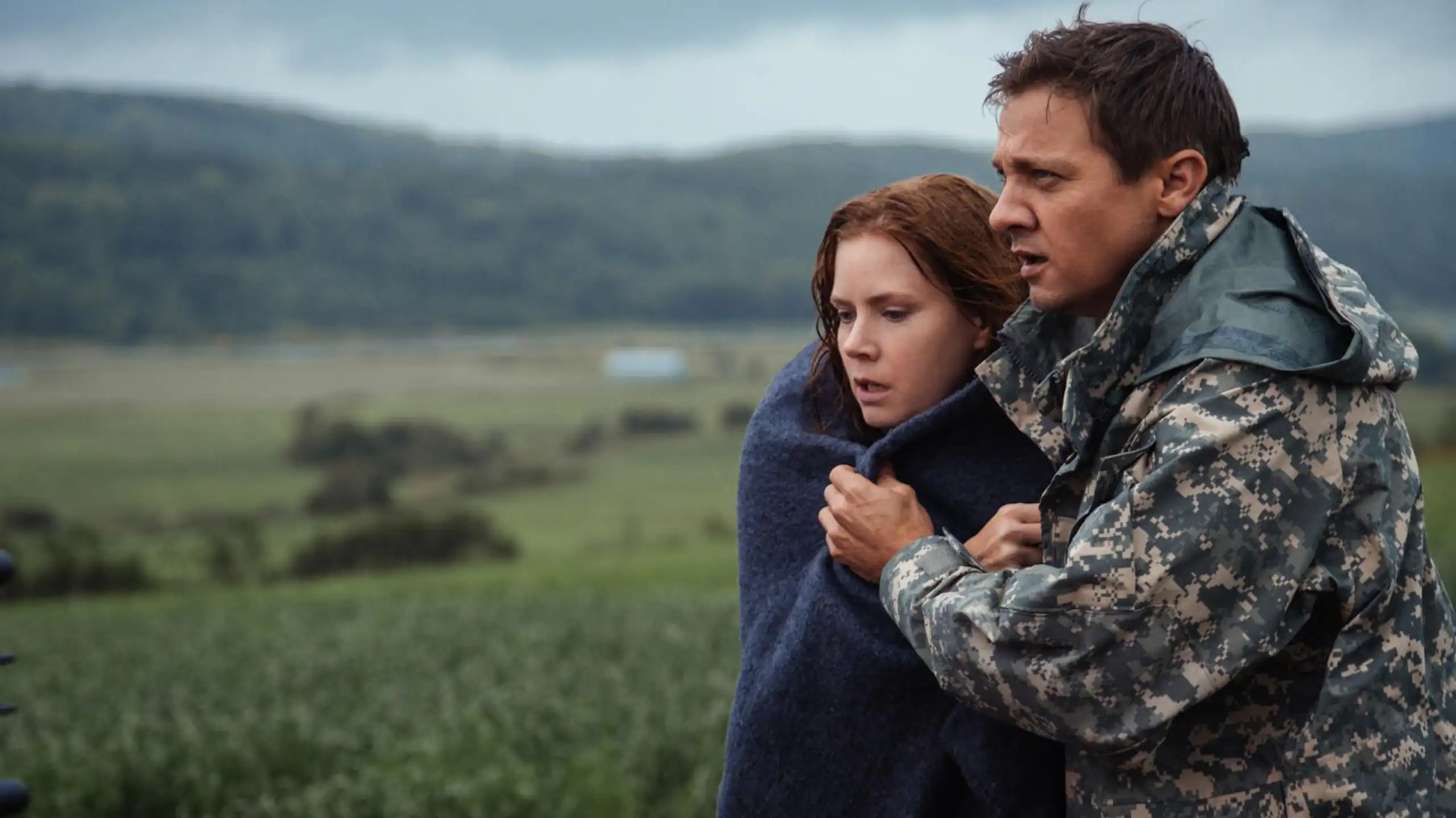 Amy Adams y Jeremy Renner en una escena de _La llegada_.