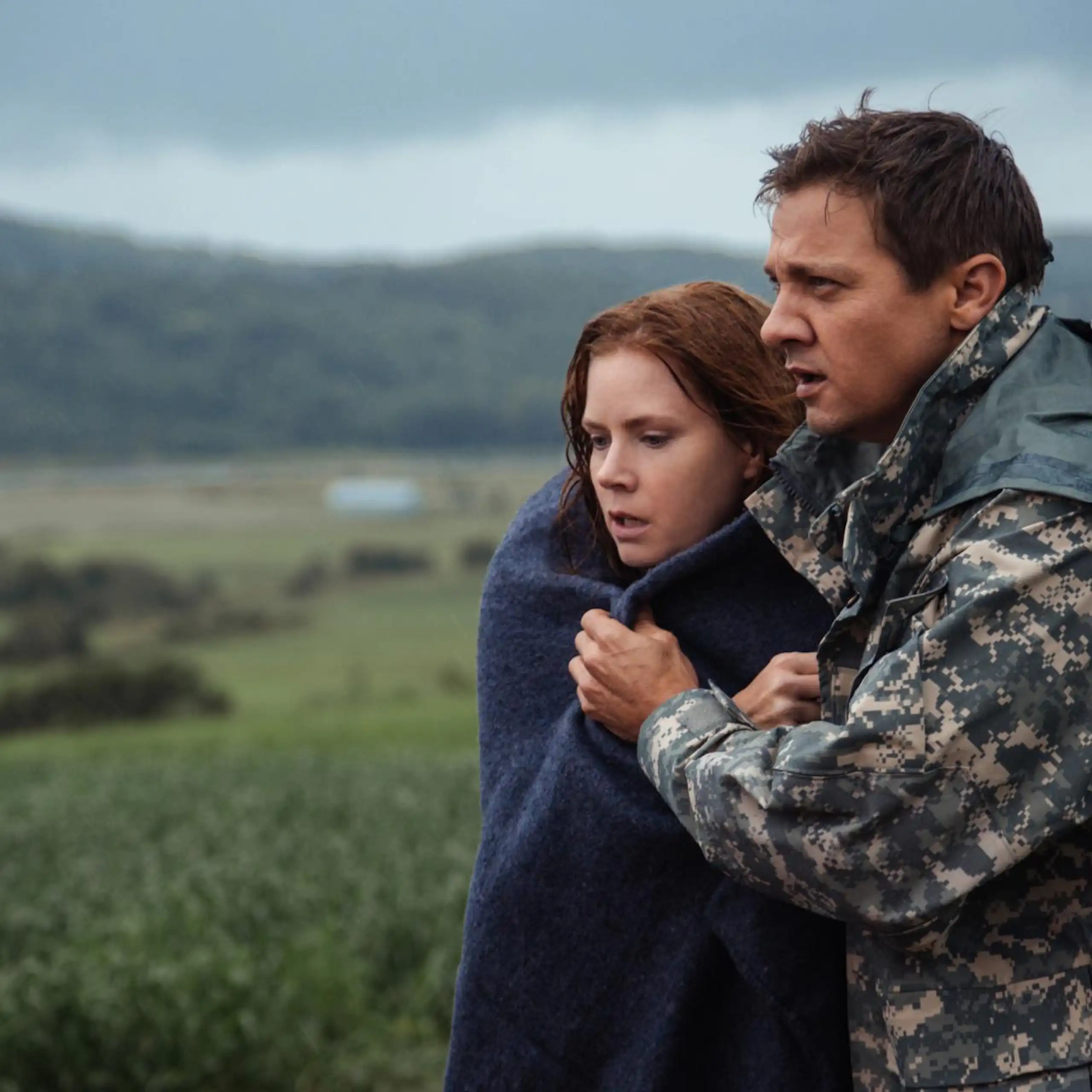 Amy Adams y Jeremy Renner en una escena de _La llegada_.