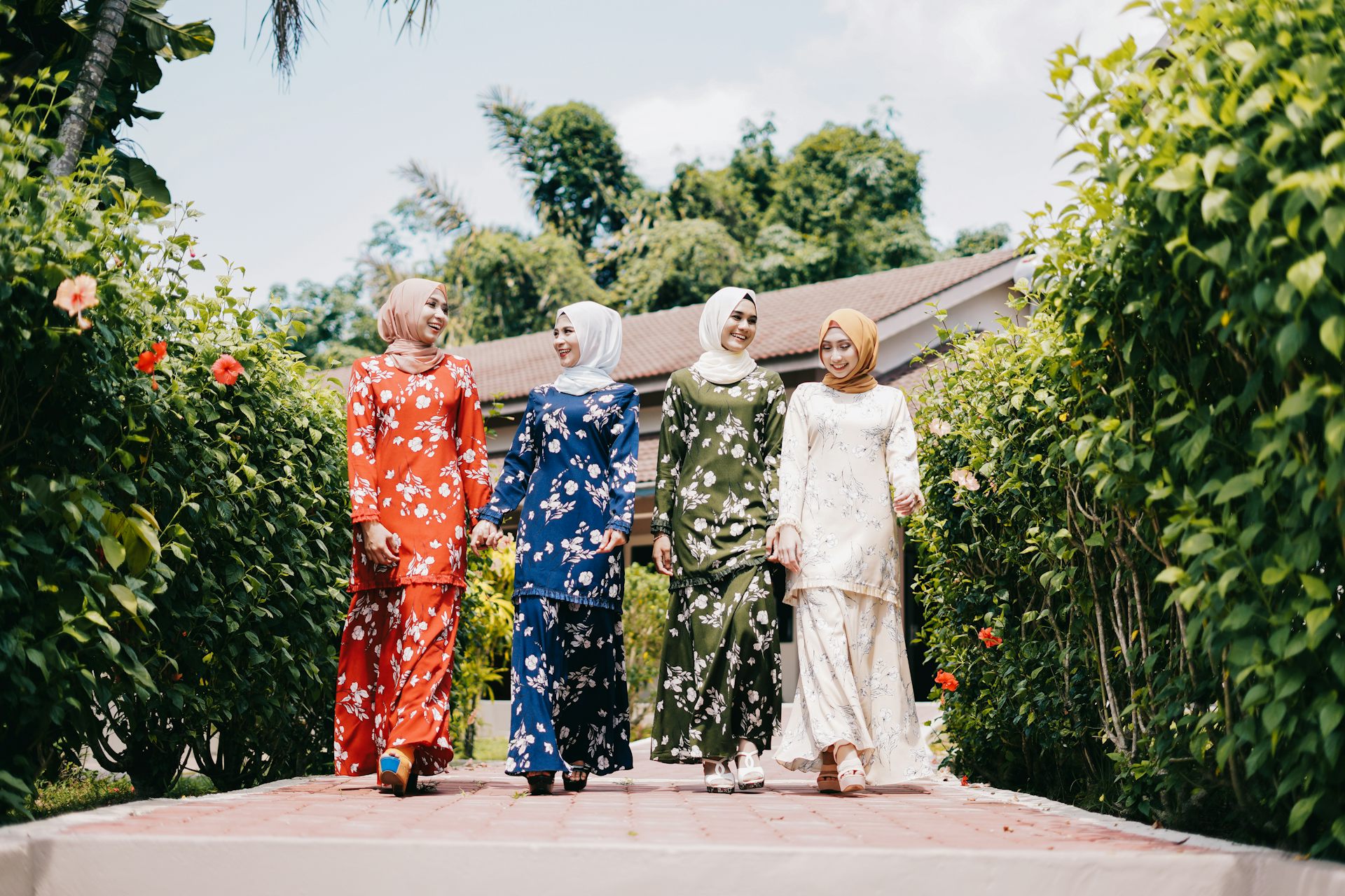 Beli baju baru ibarat ibadah wajib di bulan Ramadan. Padahal masyarakat rawan terjebak jebakan belanja impulsif.