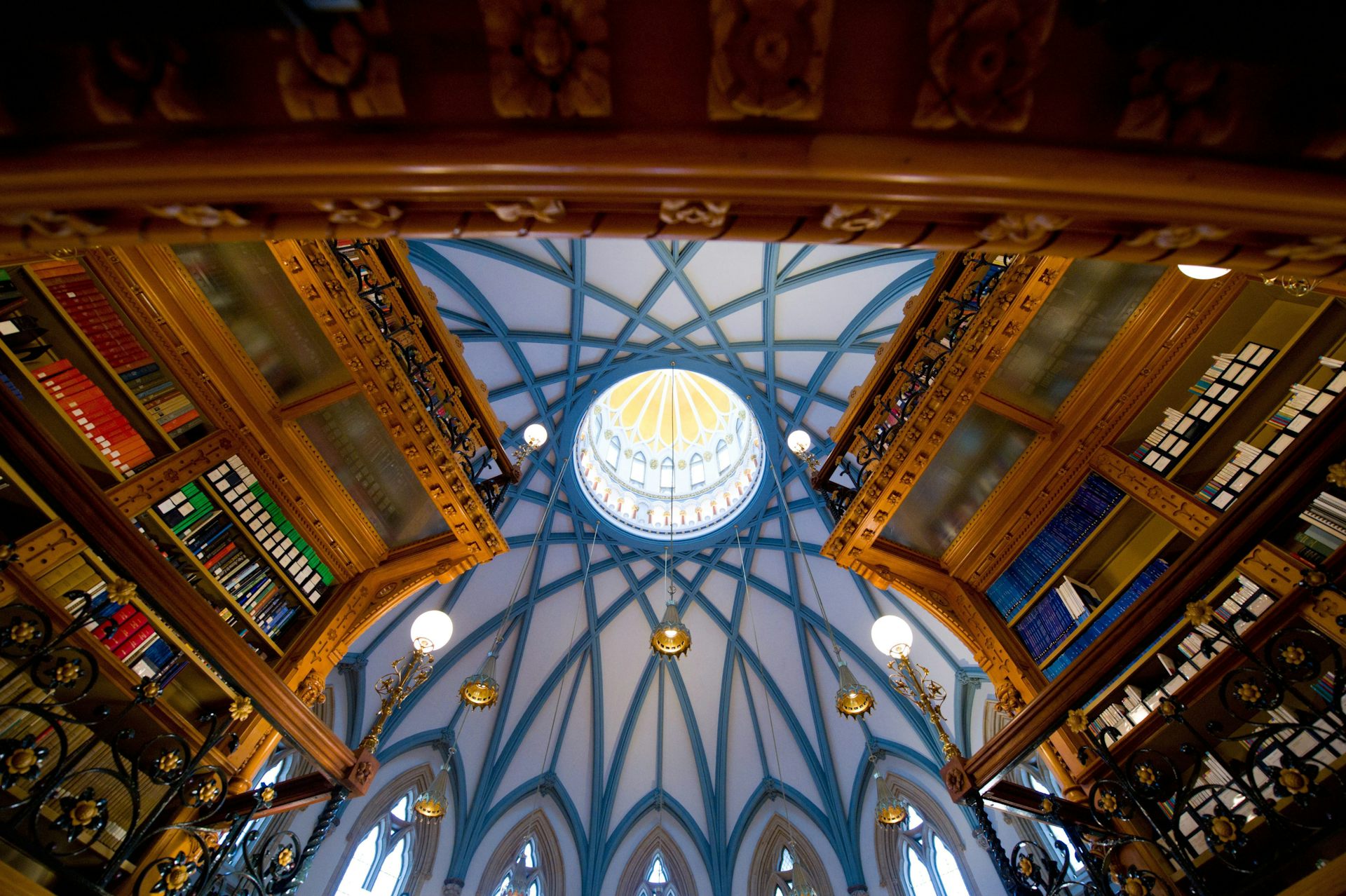 la Bibliothèque du Parlement