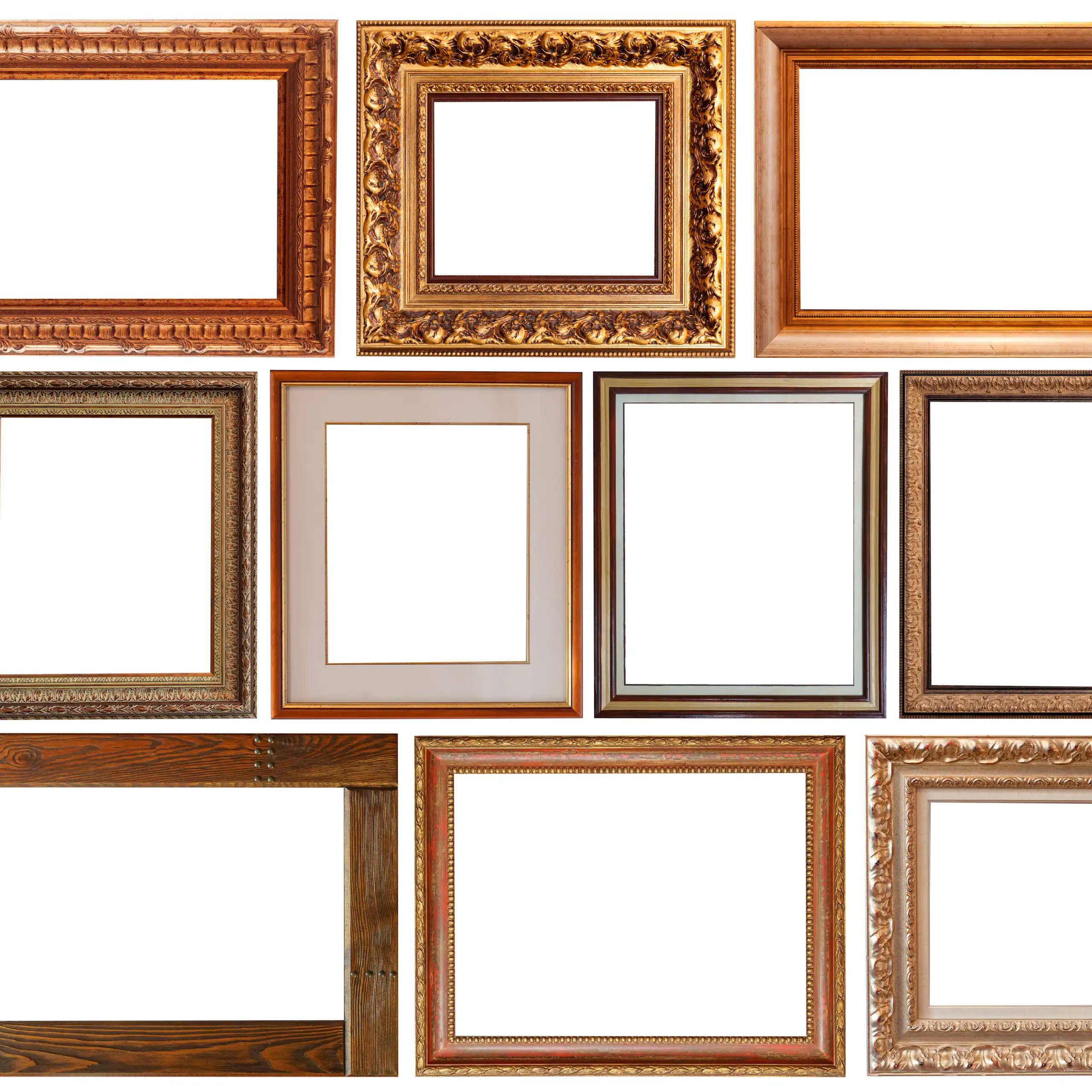 Mur de cadres vides.