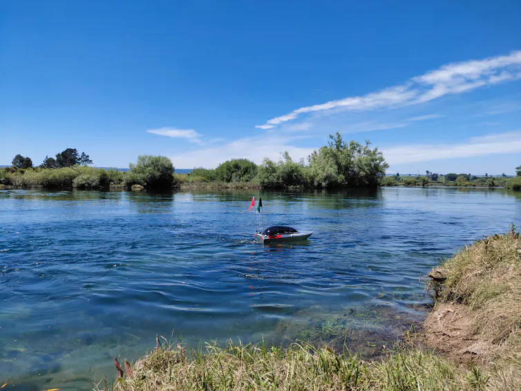 A radio-controlled jet boat equipped with sensors maps dissolved carbon dioxide pressure in the Waikato River.