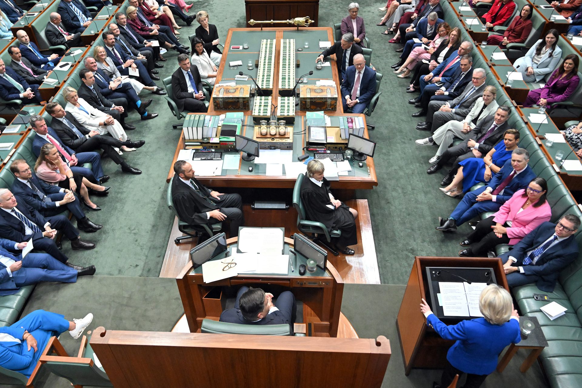 Should the parliament decide if Australia goes to war?