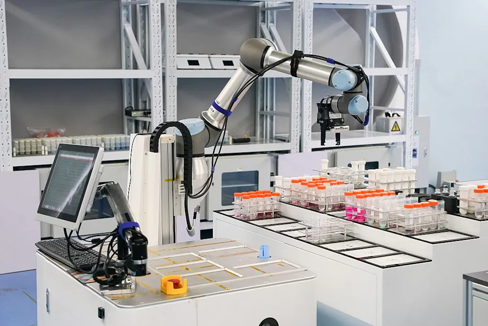 Robo Lab Machine AI can design and run thousands of lab experiments without human hands ...