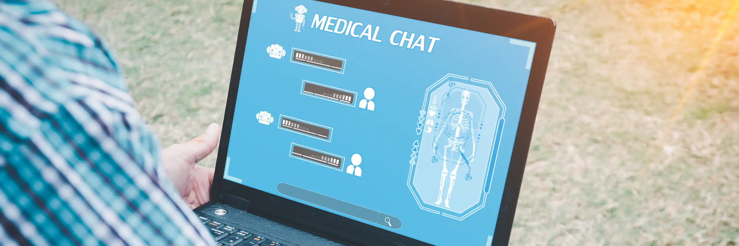 Paciente usando um laptop para conversar com um chatbot médico baseado em IA.