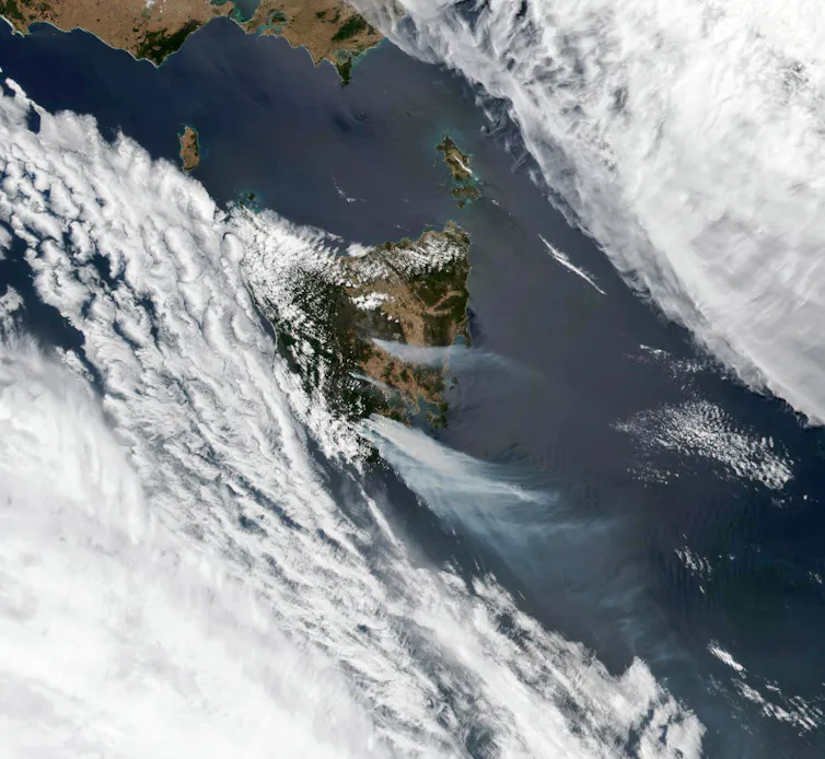 satellite image map of bushfire in Tasmania in 2019.