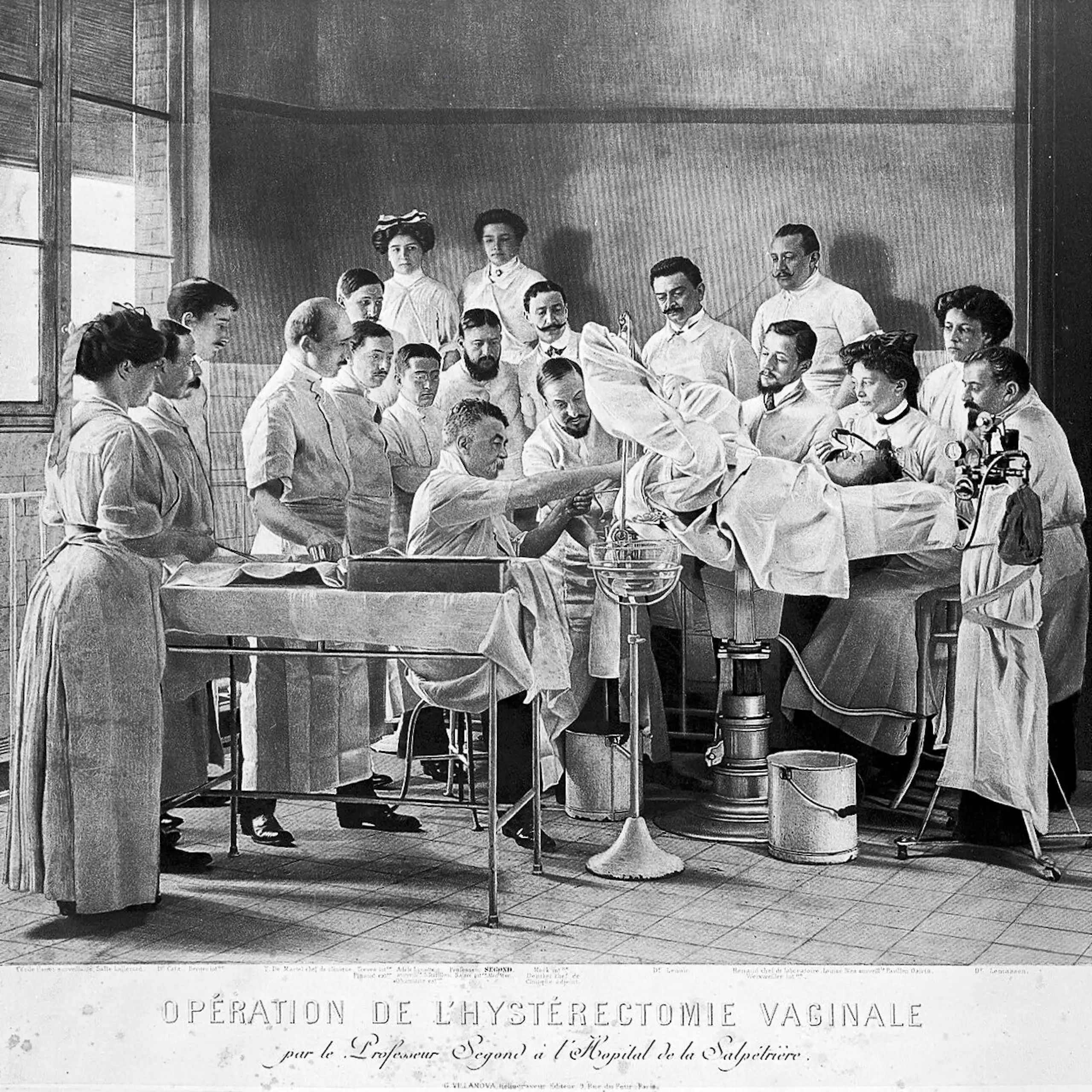 Opération d'hystérectomie vaginale pratiquée par Paul Segond à l'hôpital de la Salpêtrière, à Paris. Héliogravure.