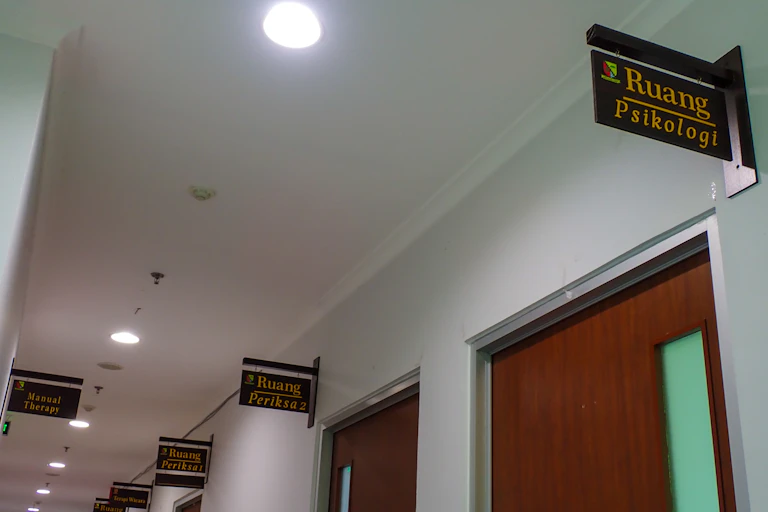 Ruang periksa psikolog di rumah sakit