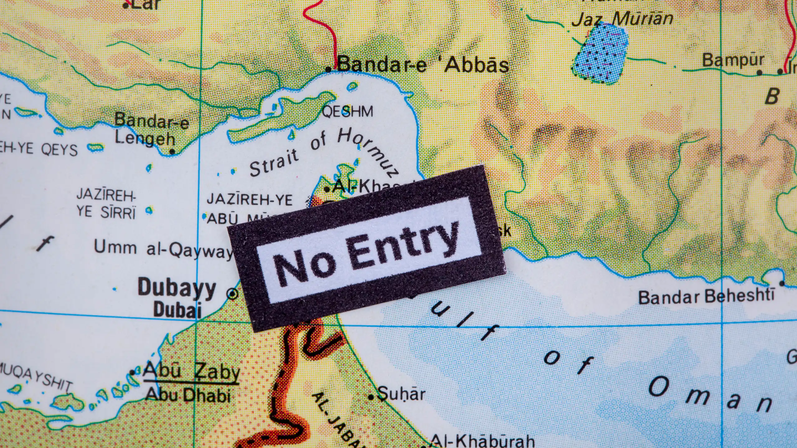 Carte du détroit frappée d'un tampon "entrée interdite".