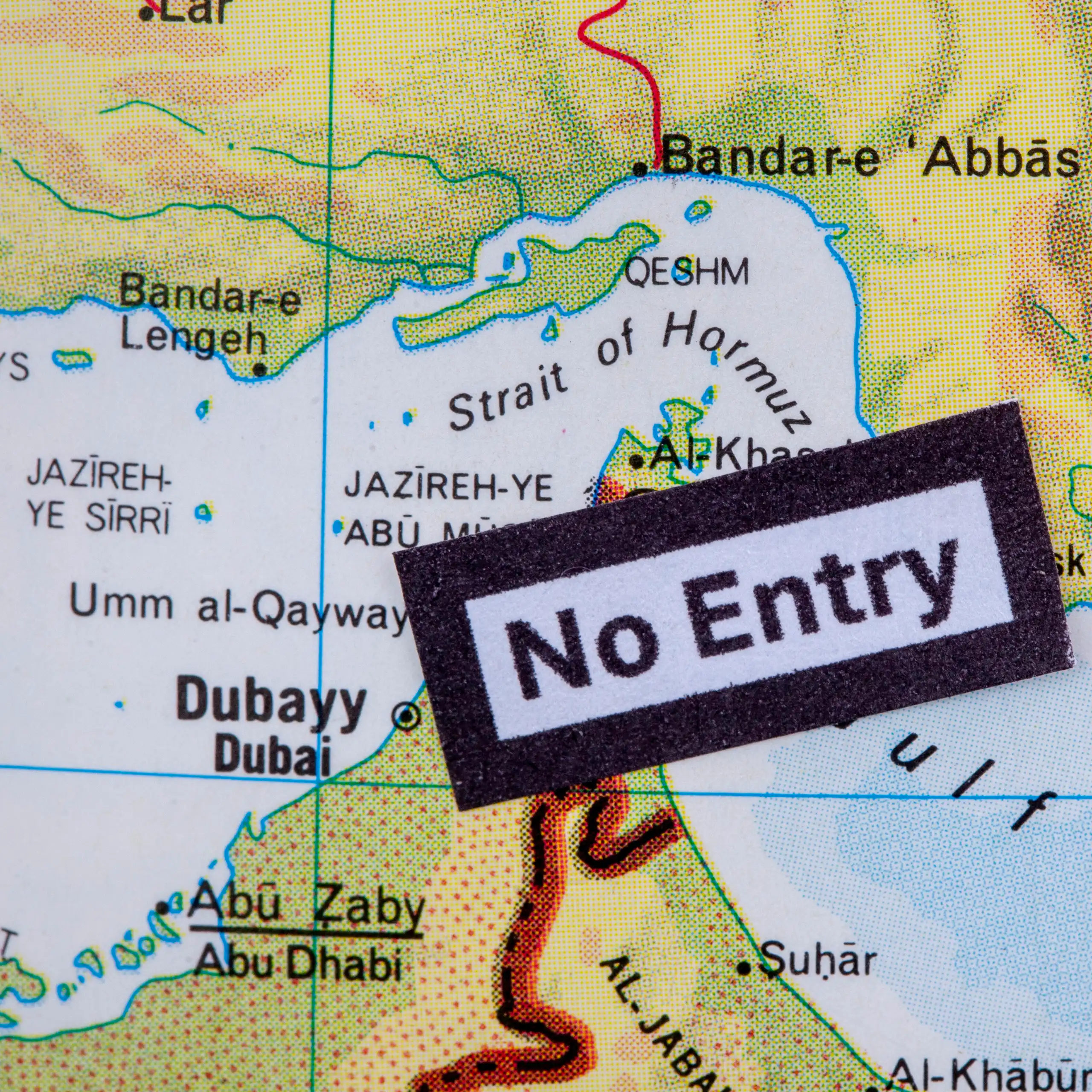 Carte du détroit frappée d'un tampon "entrée interdite".