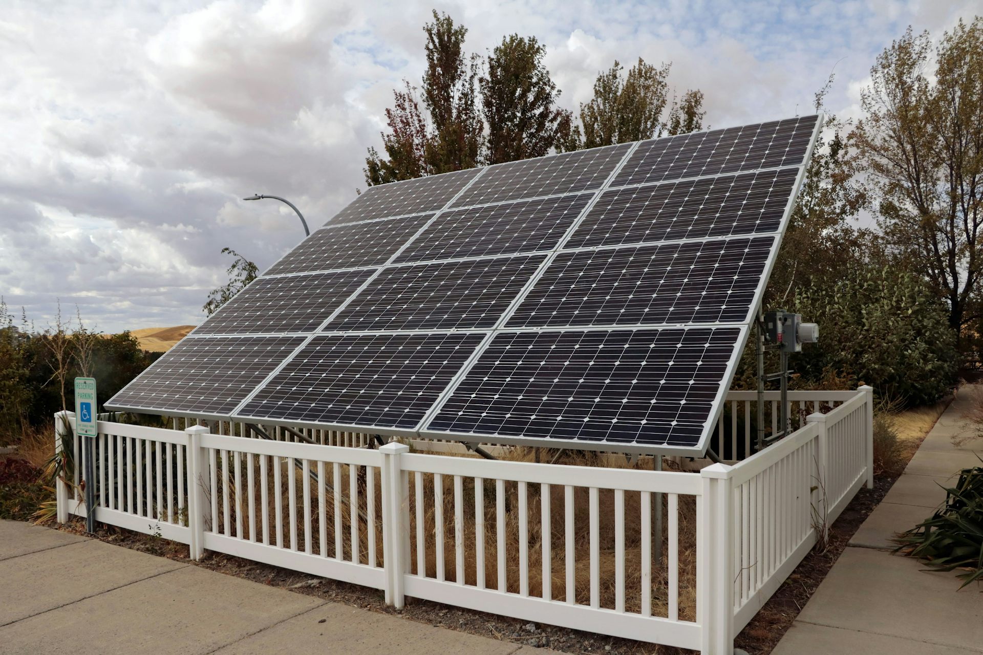 South Africans want solar power but they worry panels will be stolen – study