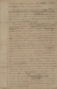 Lo que dice (y lo que no dice) la Declaración de Independencia sobre Dios 1 Un trozo de papel manuscrito descolorido, que incluye muchas palabras y notas tachadas.